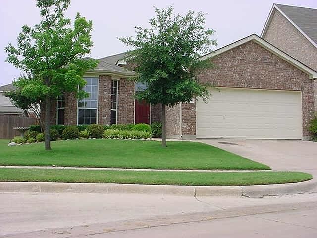 3-2-2 IN VILLAGES OF WOODLAND SPRINGS.