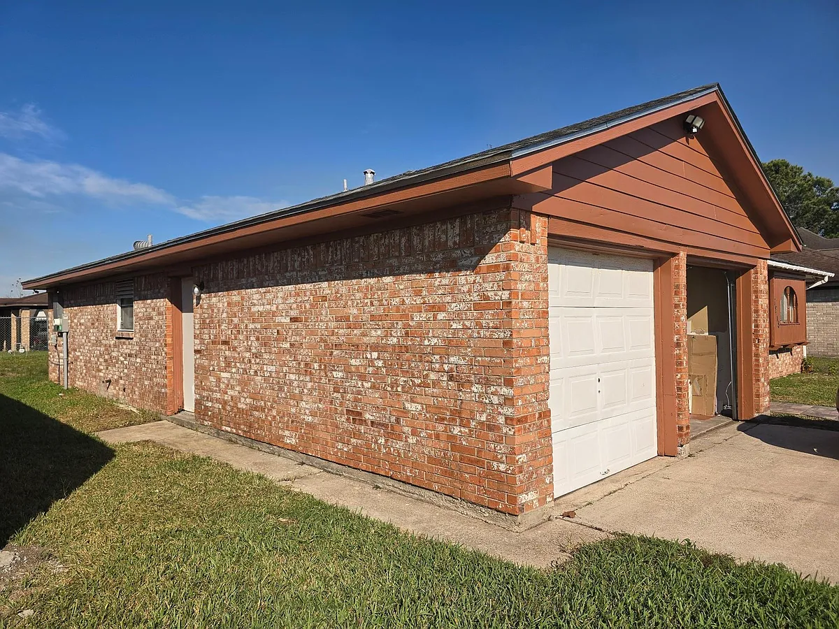 Building Photo - 7218 Oriole Dr