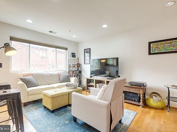 5th image of 804 Taylor St NW #405