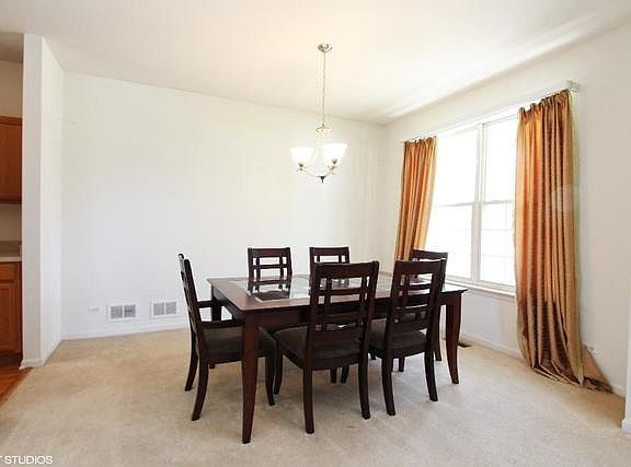 3rd image of 16 Winterberry Ct