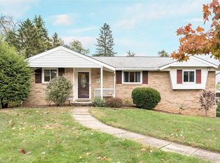 131 Greenlea Dr, Coraopolis, PA 15108