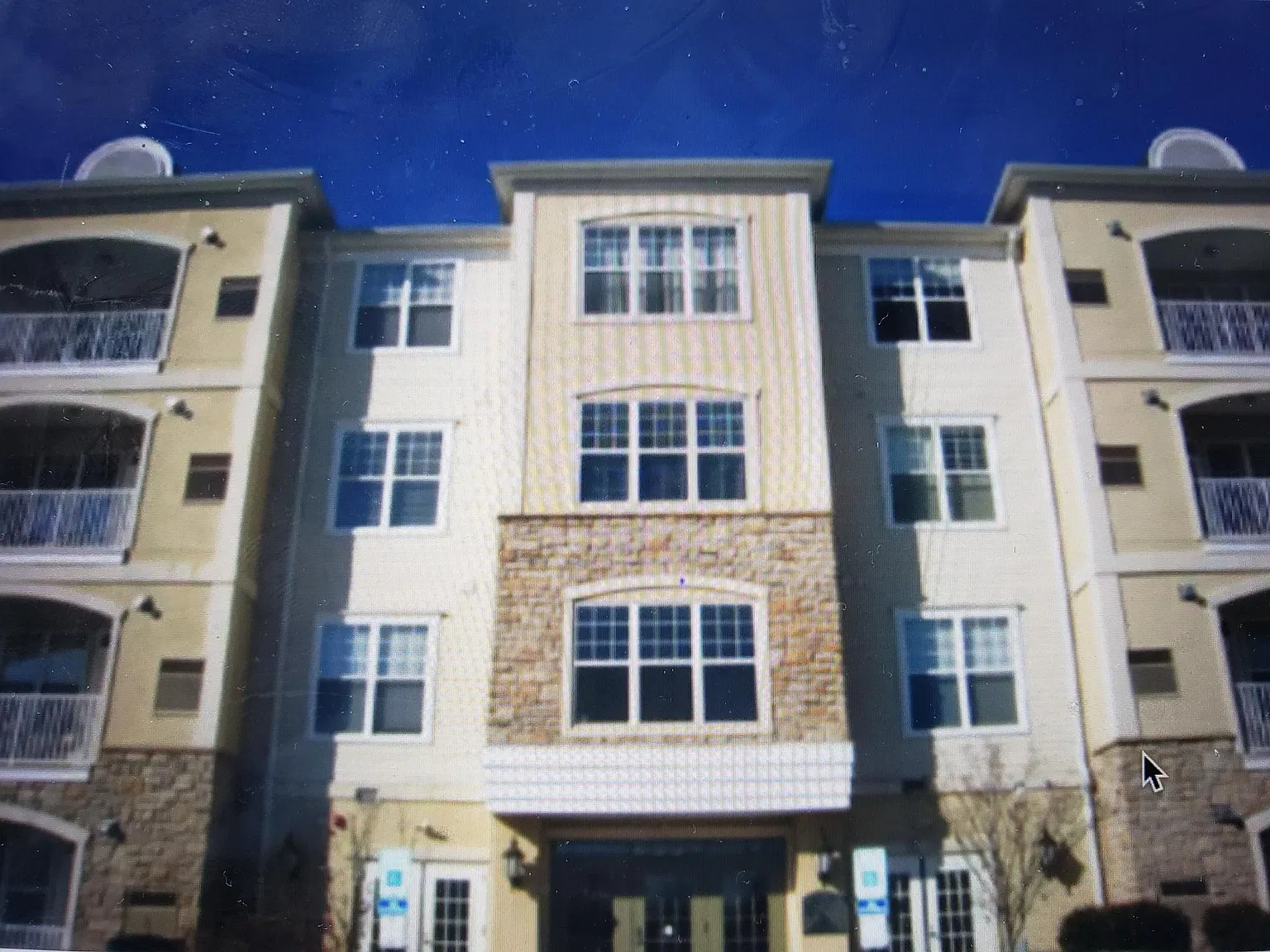 3 bed, 1875 sqft, $2,650 — Photo 2