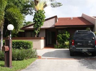 1035 NE 204th Ln, Miami, FL 33179