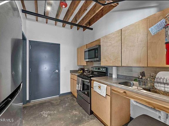 4th image of 200 Anthony St #3