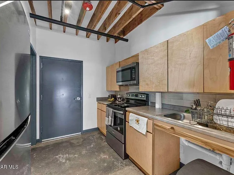 200 Anthony St #3 — Photo 4