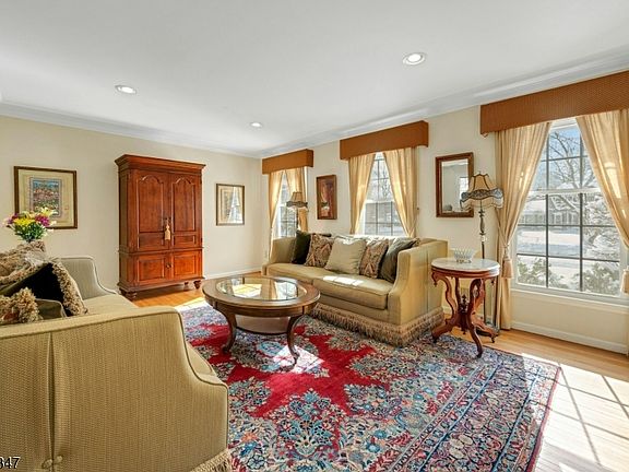 4th image of 115 Berkeley Circle