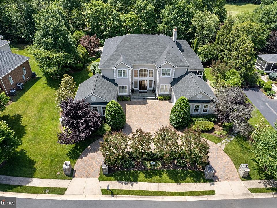 1st image of 43589 Edison Club Ct