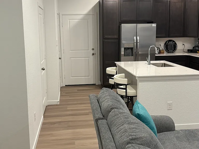 8909 San Antonio St — Photo 2