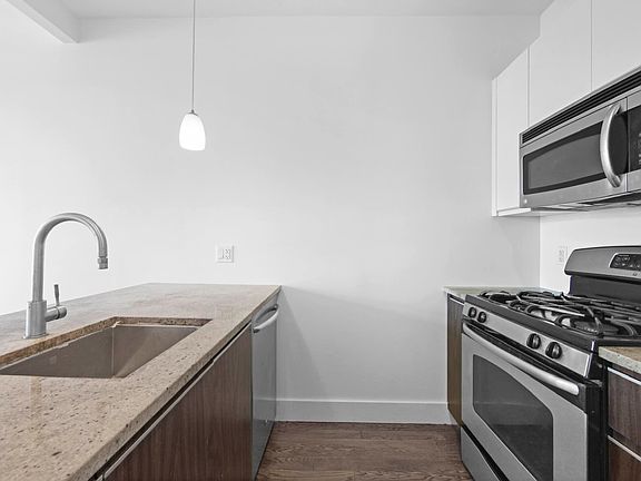5th image of 836 Bergen St #428