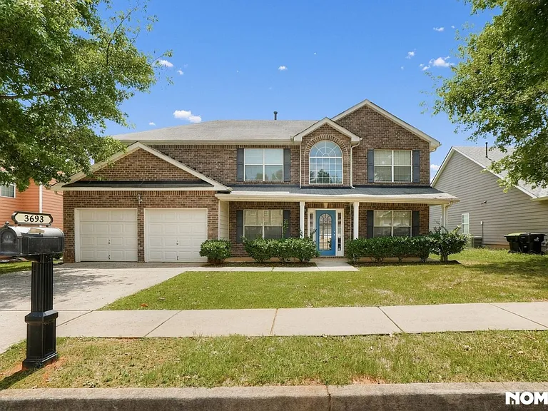 3693 Arminto Dr — Photo 2