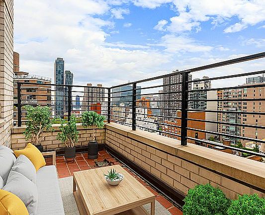 4th image of 201 E 36th St APT 19A