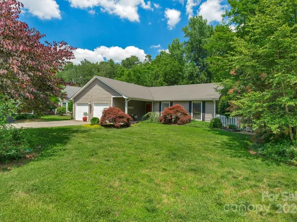 6840 Long Needles Dr, Charlotte, NC 28277