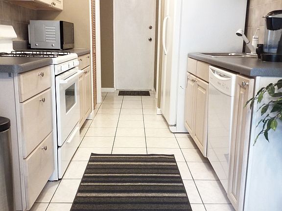 4th image of 312 Lincoln Ct Unit B