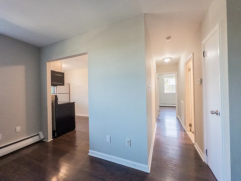 Parkside Apartments — Photo 4