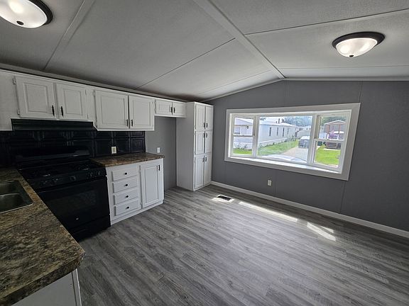 5th image of 700 W Ridgeway Ave Lot 138