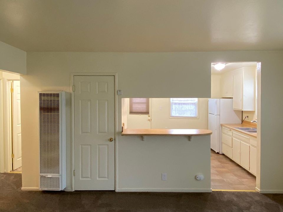 1st image of 62 Mosswood Ave