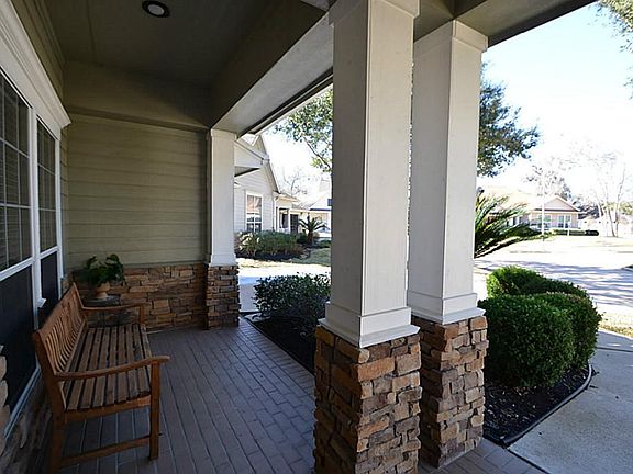 Covered porch in front entry