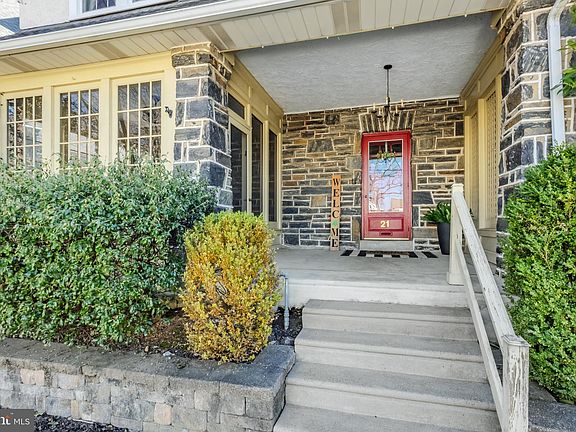 2nd image of 21 E Turnbull Ave