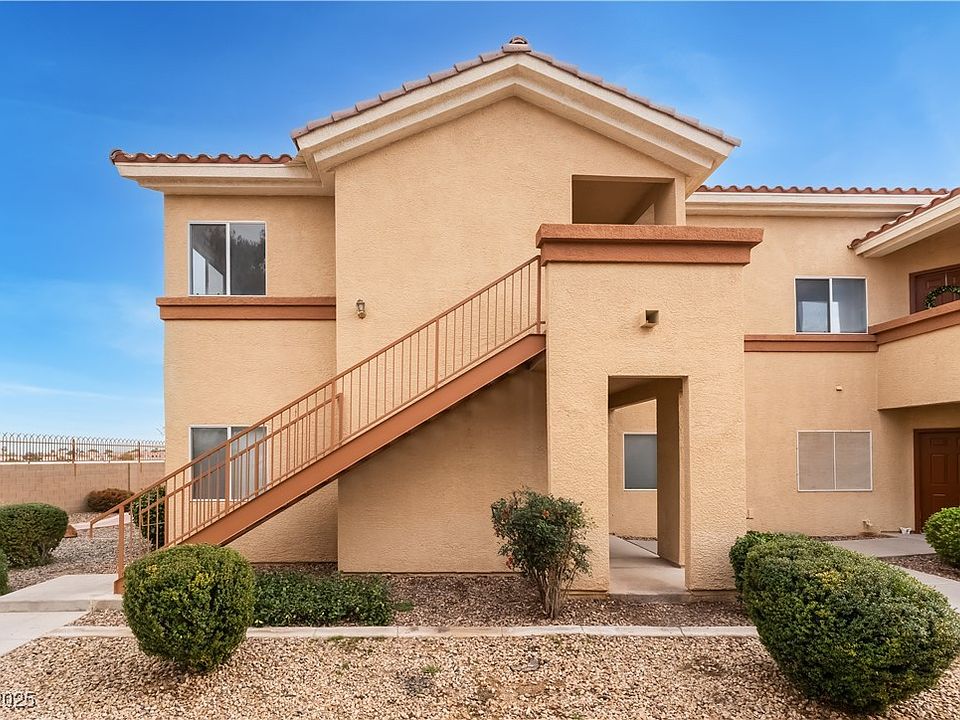 1st image of 1050 E Cactus Ave Unit 2088