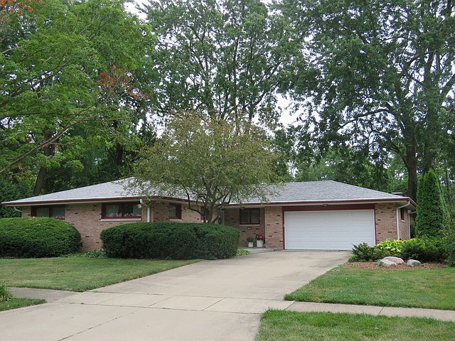 1st image of 1105 E Mumford Dr