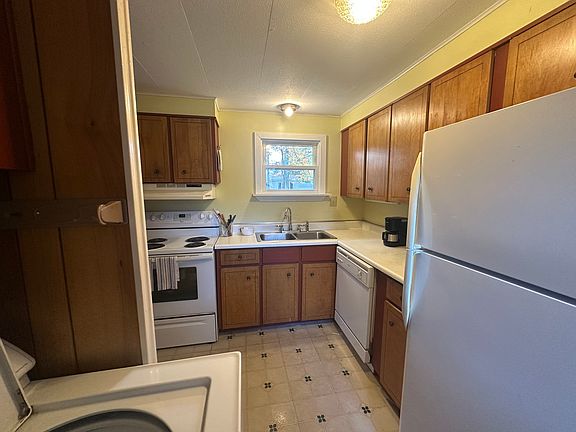 4th image of 35 Highridge Trl #104