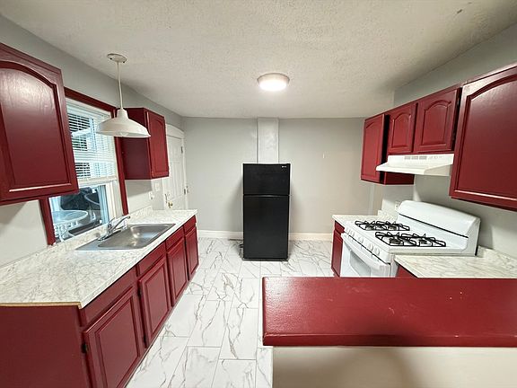 5th image of 47 Cedar St APT 1