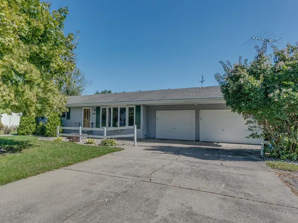 310 High St, Clintonville, WI 54929