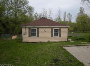 271 W State Rd, Grant, MI 49327