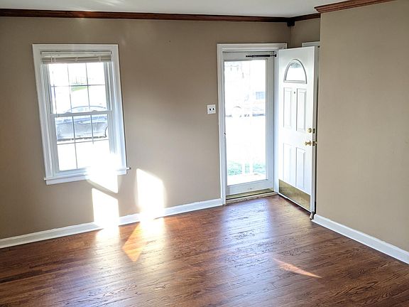 2nd image of 1719 Shirley Ave