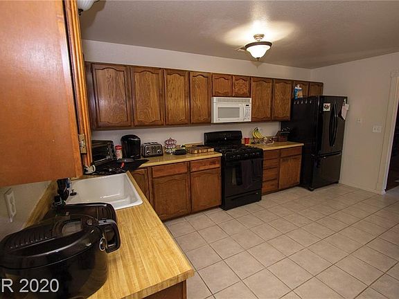 5th image of 3711 Leisure Ln