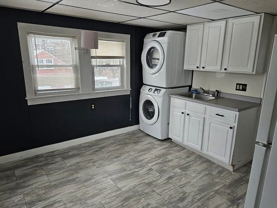 1st image of 17 Hutchinson St #2