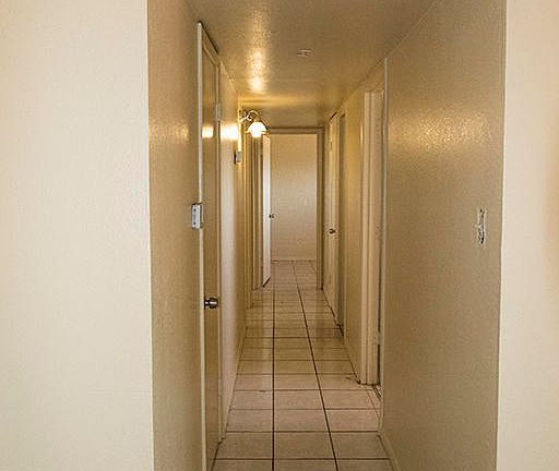 3rd image of 776 W Dakota Dr