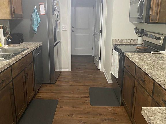 4th image of 5479 Russell Dr