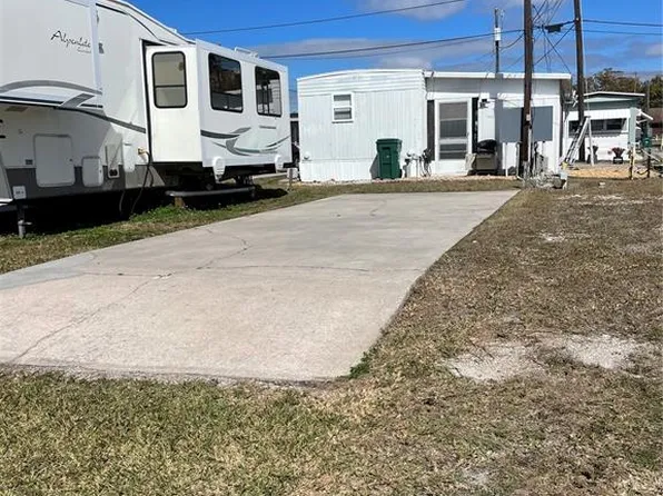 86 Michigan St, Palmetto, FL 34221