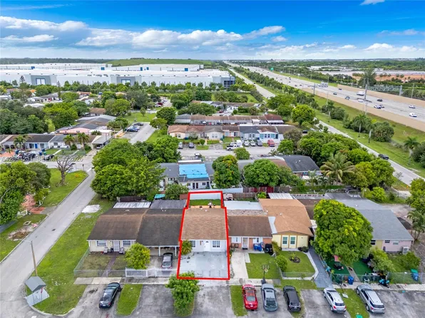 21466 NW 40th Circle Ct, Miami Gardens, FL 33055