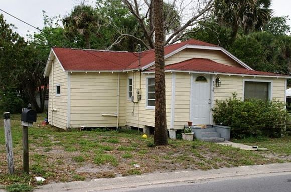 1st image of 1018 1st Ave