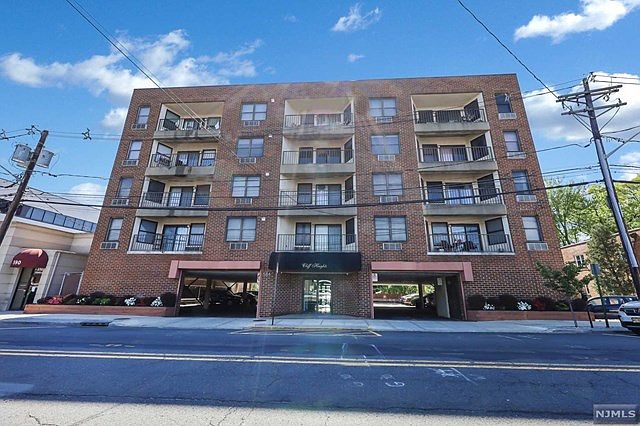 1st image of 584 Anderson Ave APT 2E
