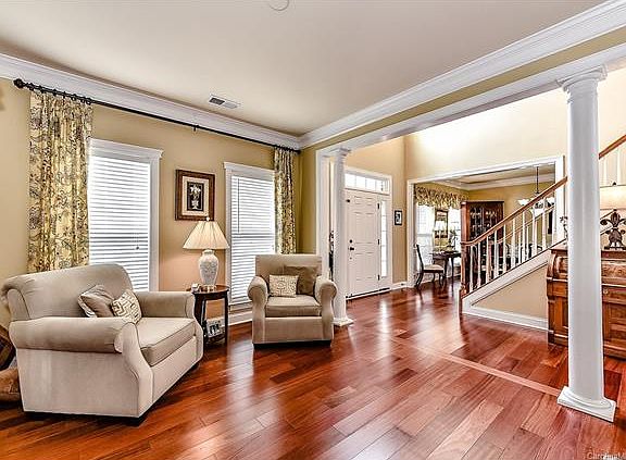 4th image of 7608 Meadow Grove Dr