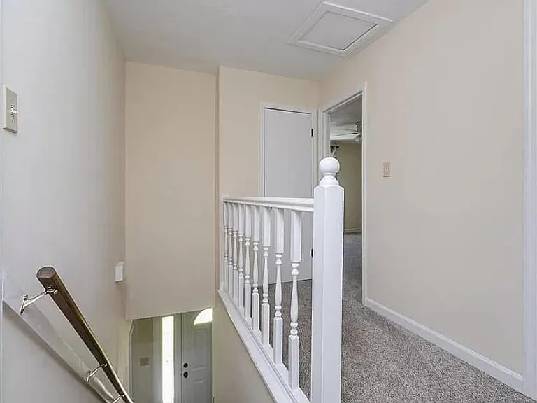 143 Caymen Ct — Photo 14