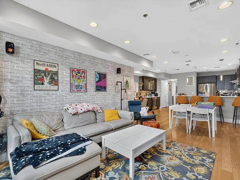 626 Grand St #1 — Photo 4