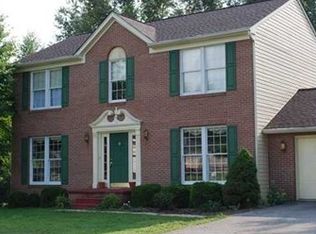 136 Ridgeview Dr, Ligonier, PA 15658