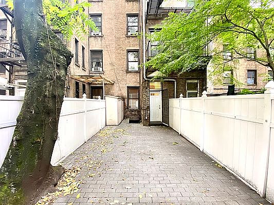 2nd image of 243 E 39th St APT 1D