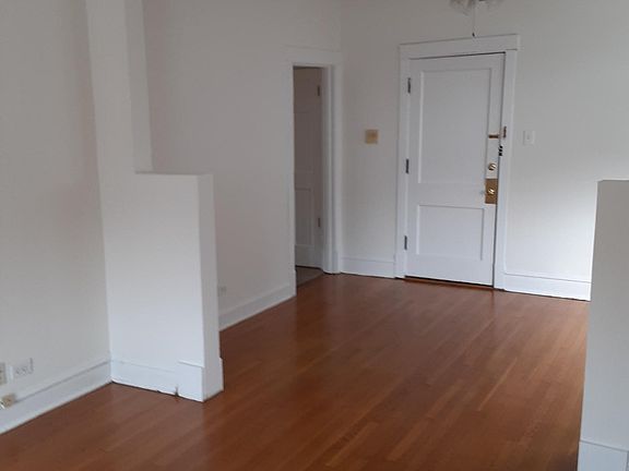 3rd image of 4852 W Hutchinson St #8-B