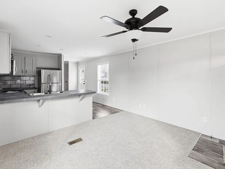 540 Everett St #1 — Photo 3