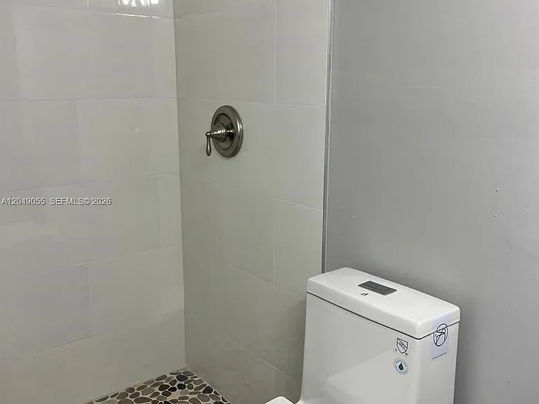 666 W 81st St #318 — Photo 5