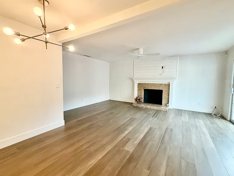 2701 Center Rd — Photo 2