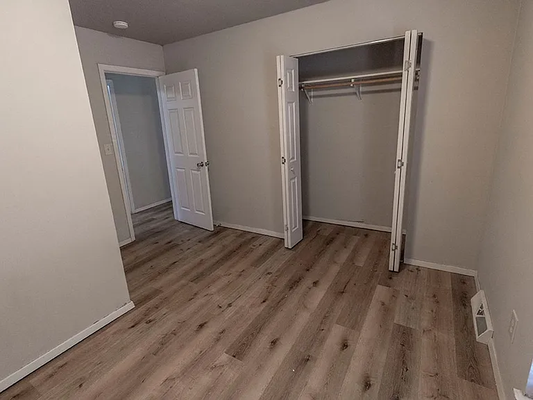 216 Wheaton Ct — Photo 16