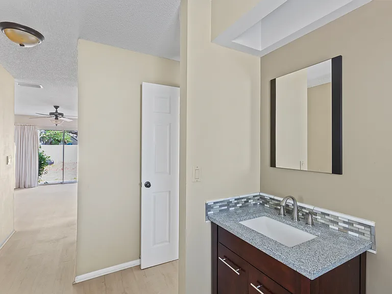 8127 Timber Lake Ln — Photo 7