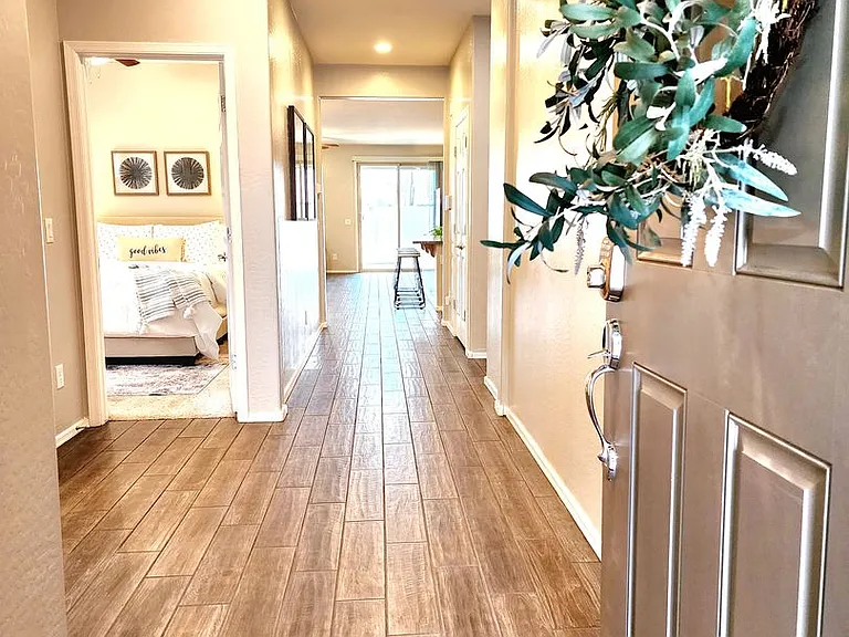 5256 W Leodra Ln — Photo 9