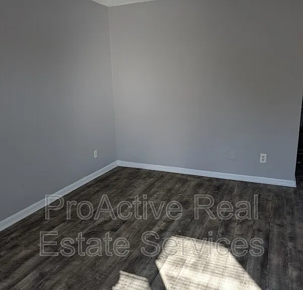 812 W 27th St #1 — Photo 18